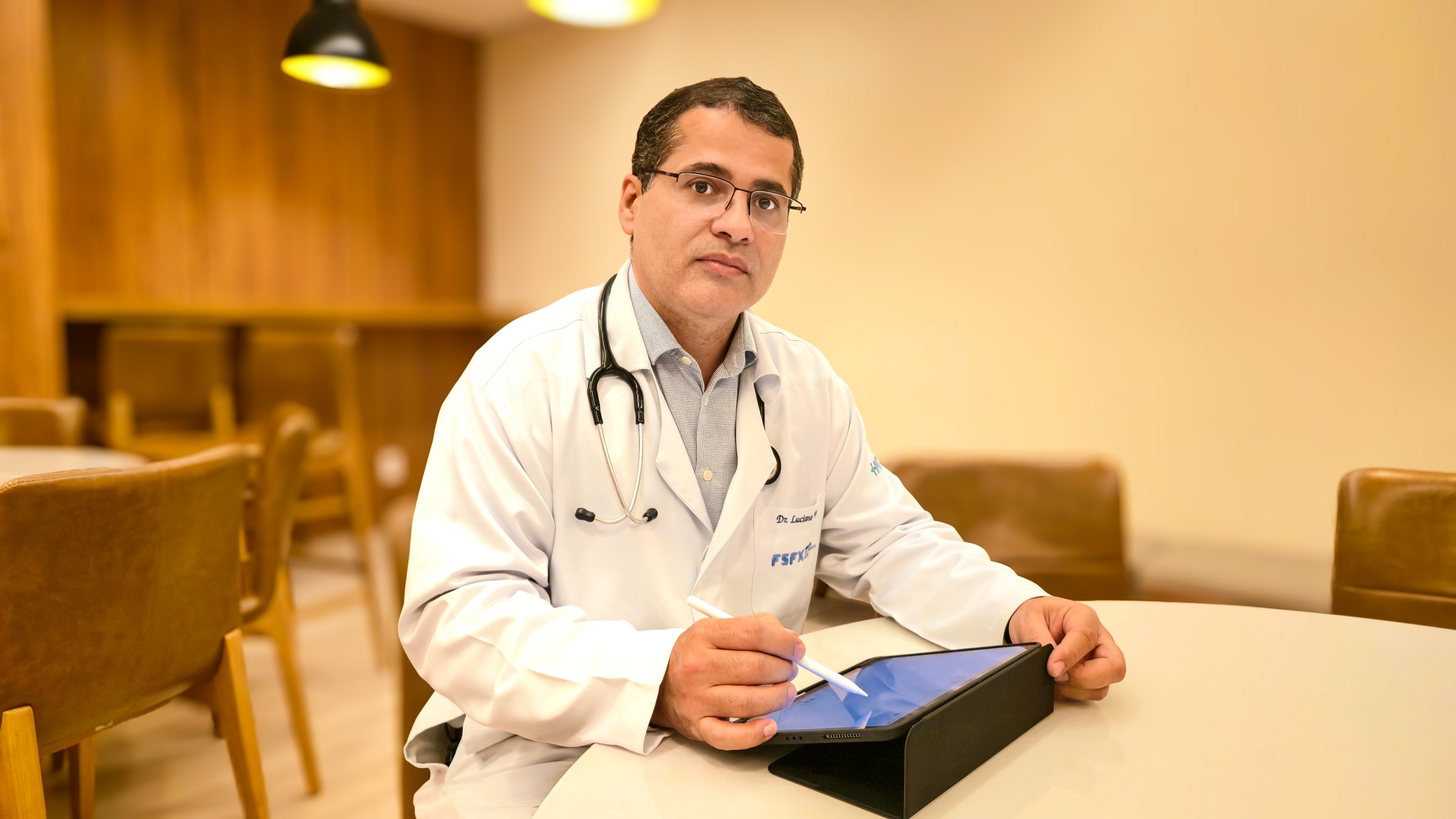 Luciano Viana, médico oncologista clínico do Hospital Márcio Cunha